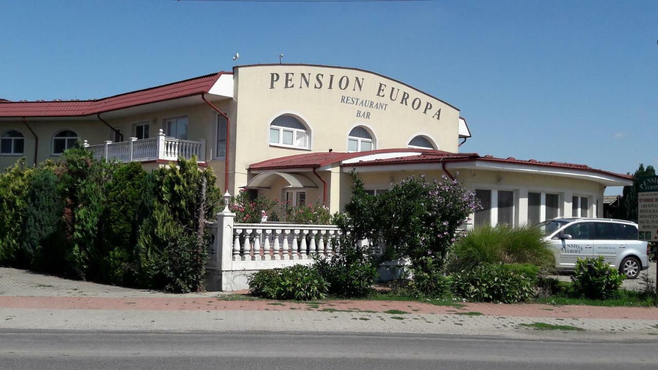 Penzion Europa Diakovce Екстериор снимка