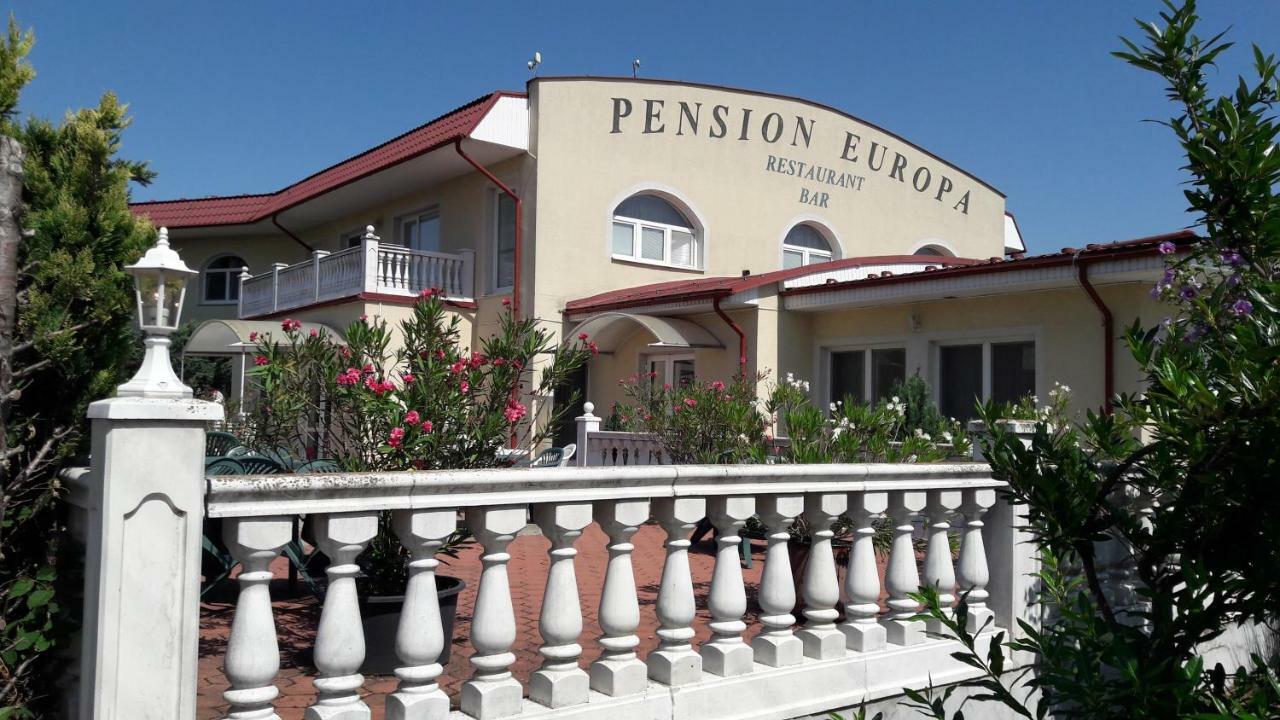 Penzion Europa Diakovce Екстериор снимка